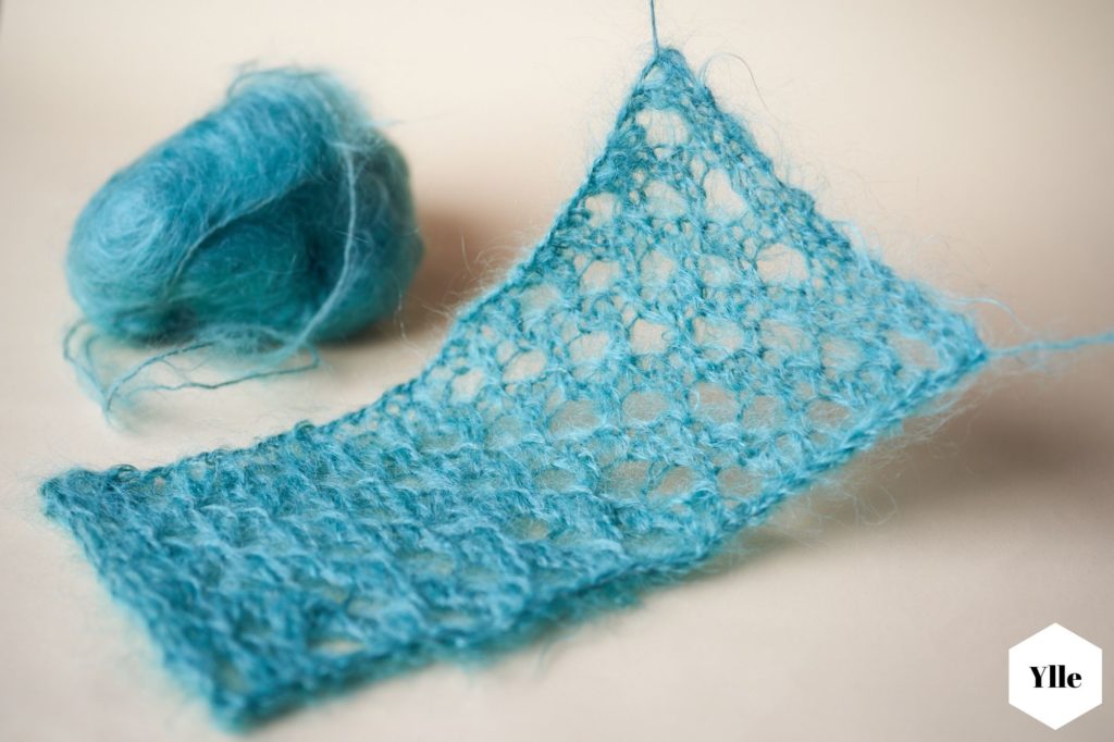 Ajourmuster gestrickt aus Mohair-Garn